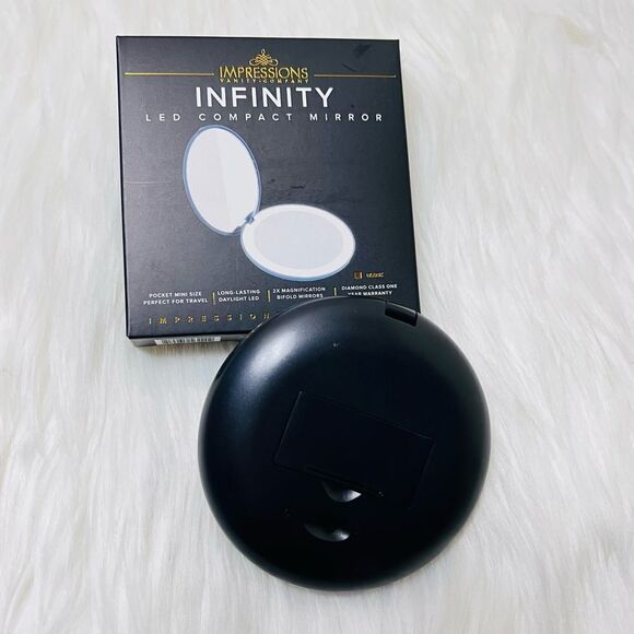 Infinity LED Compact Mirror - Picture 3 of 8
